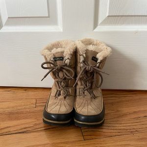 SOLD JBU Duck style boots